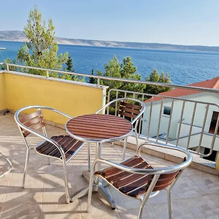 Apartment Paradise *