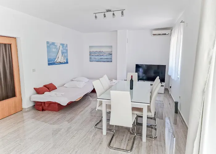 Paradise Starigrad-Paklenica